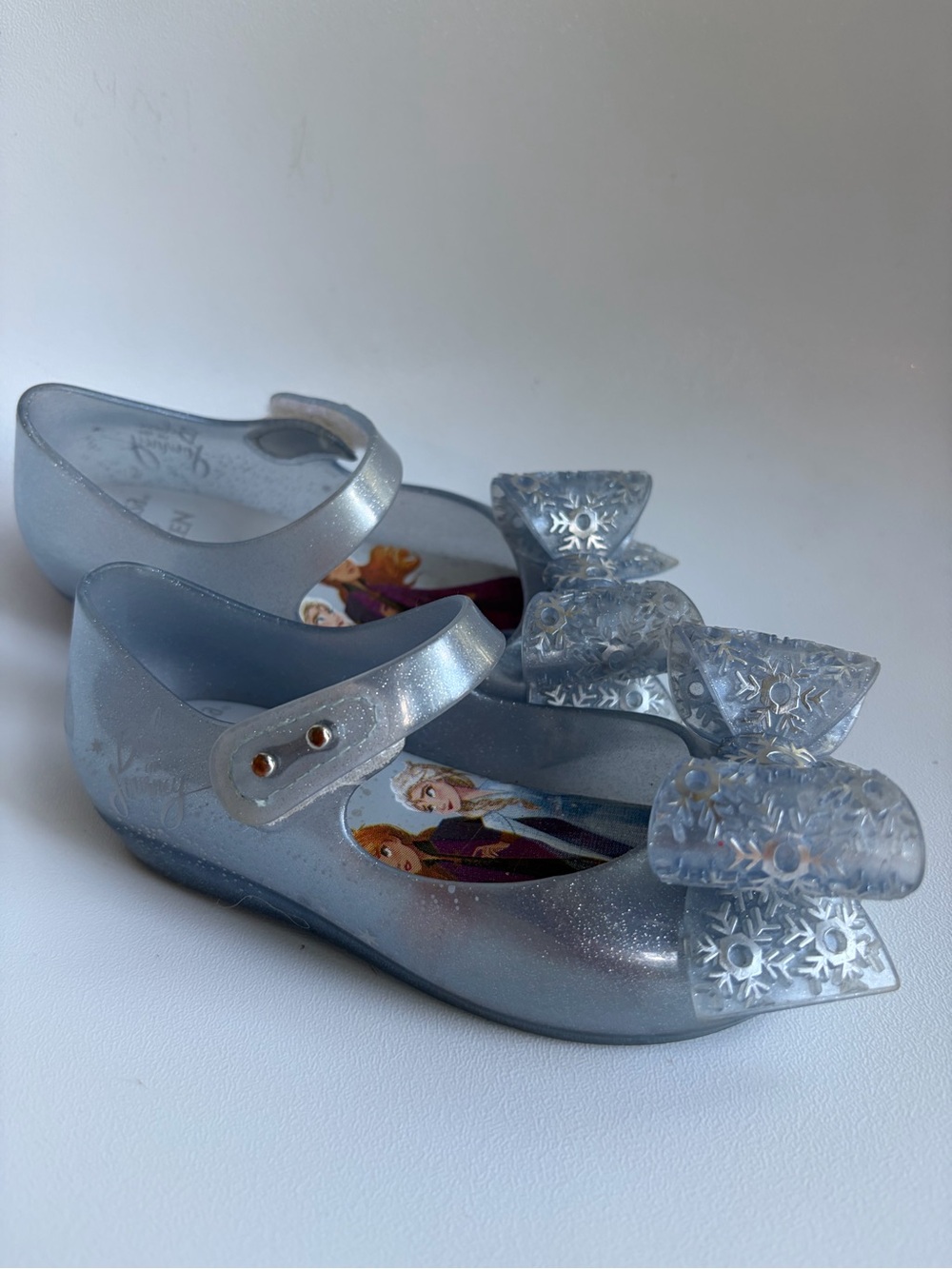 Mini Melissa Size 9 Silver Glitter Mary Jane Shoes with Snowflake Bow - Frozen